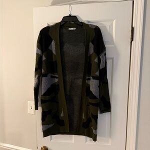 Saks 5th Avenue Dex Camo sweater XS